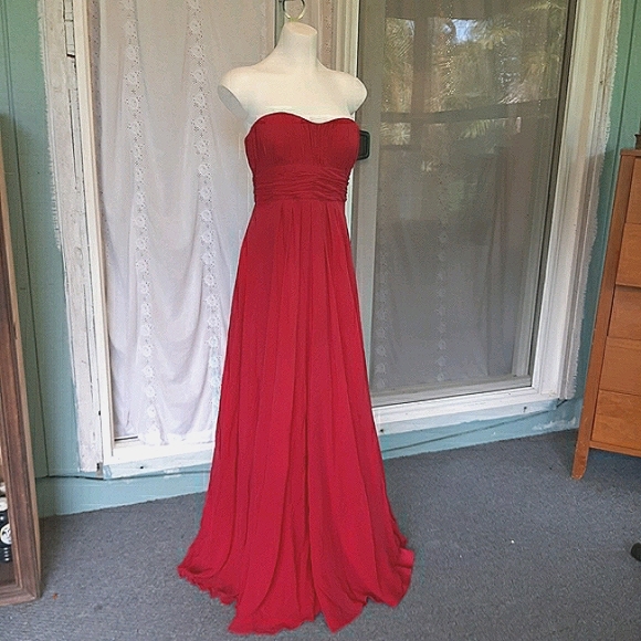 Aidan Mattox Red gown size 8 preowned - Picture 14 of 14
